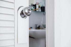 Thay Khóa Cửa Nhà Vệ Sinh